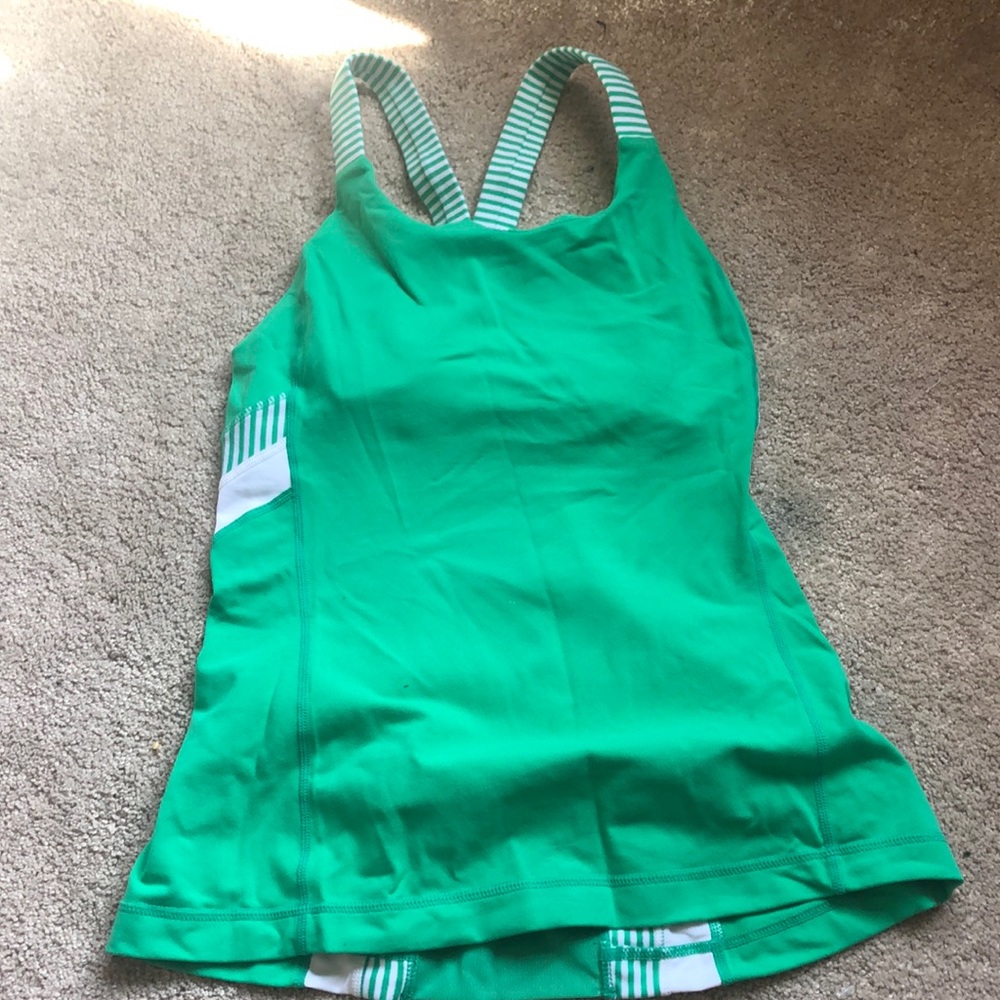 green lululemon tank size 2/4 built in bra - Picture 1 of 4
